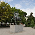 Памятник генералу Анри Гизану, реализовавшему стратегию, позволившую Швейцарии сохранить нейтралитет в годы Второй мировой войны