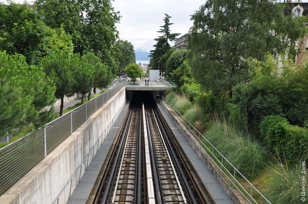 Эта ветка (M2) вместе с линией скоростного трамвая позволила Лозанне получить "статус" единственного в Швейцарии города с метрополитеном
